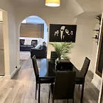 The Comfort House - Cosy 3 Bedroom House